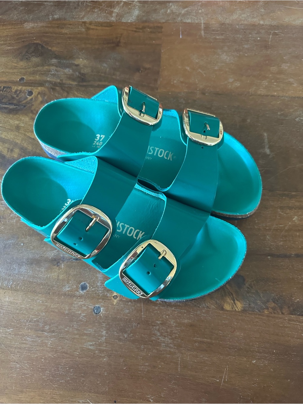 Birkenstock Arizona Big Buckle Sandals in Green Shiny with Gold size 37 N